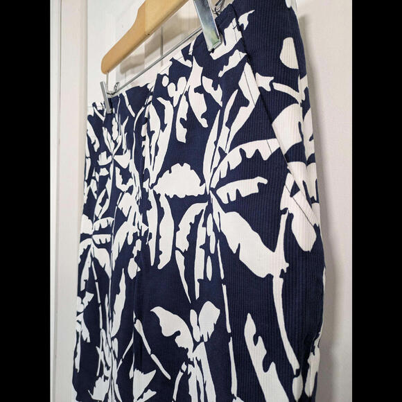 Trina Turk NWT Women's Size 10 Navy Blue White Pants - Picture 2 of 6